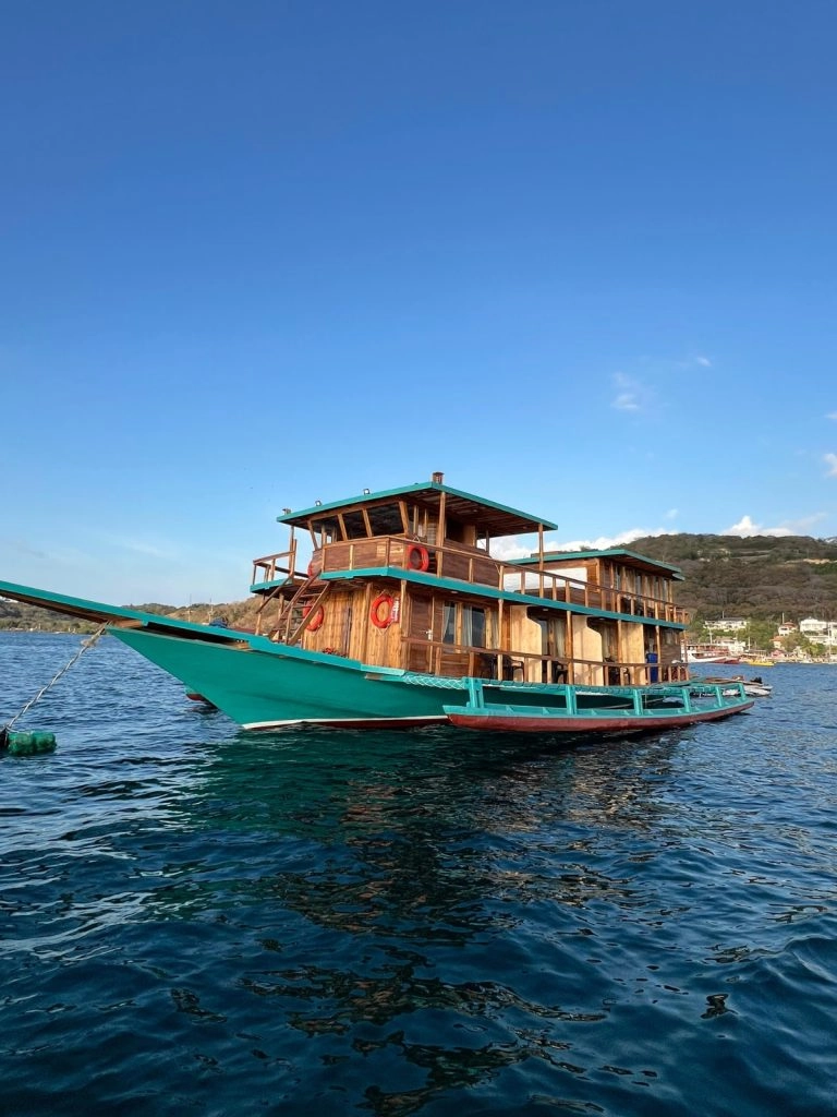 Komodo private tour 2 days 1 night