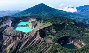Kelimutu Lake tour