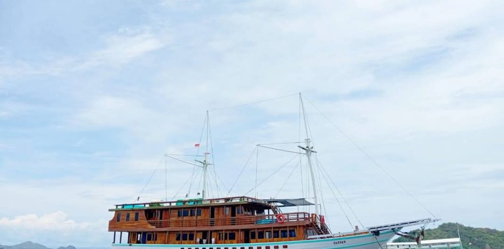 Boat Trip from Lombok To Komodo Island