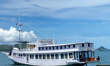 Boat trip Flores labuan bajo to lombok 4 days 3 nights