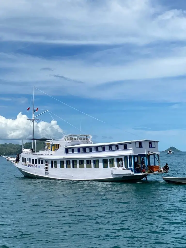 Komodo boat trip from lombok to komodo