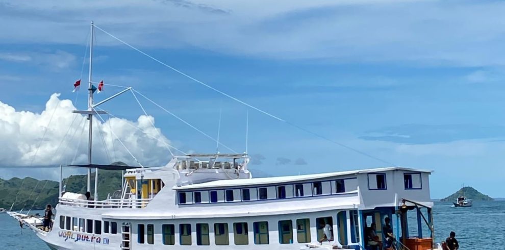 Boat trip Flores labuan bajo to lombok 4 days 3 nights