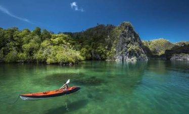 Komodo kayaking 1 day tour
