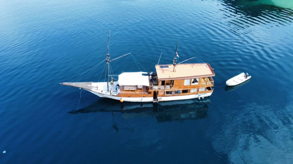 Komodo private boat charter