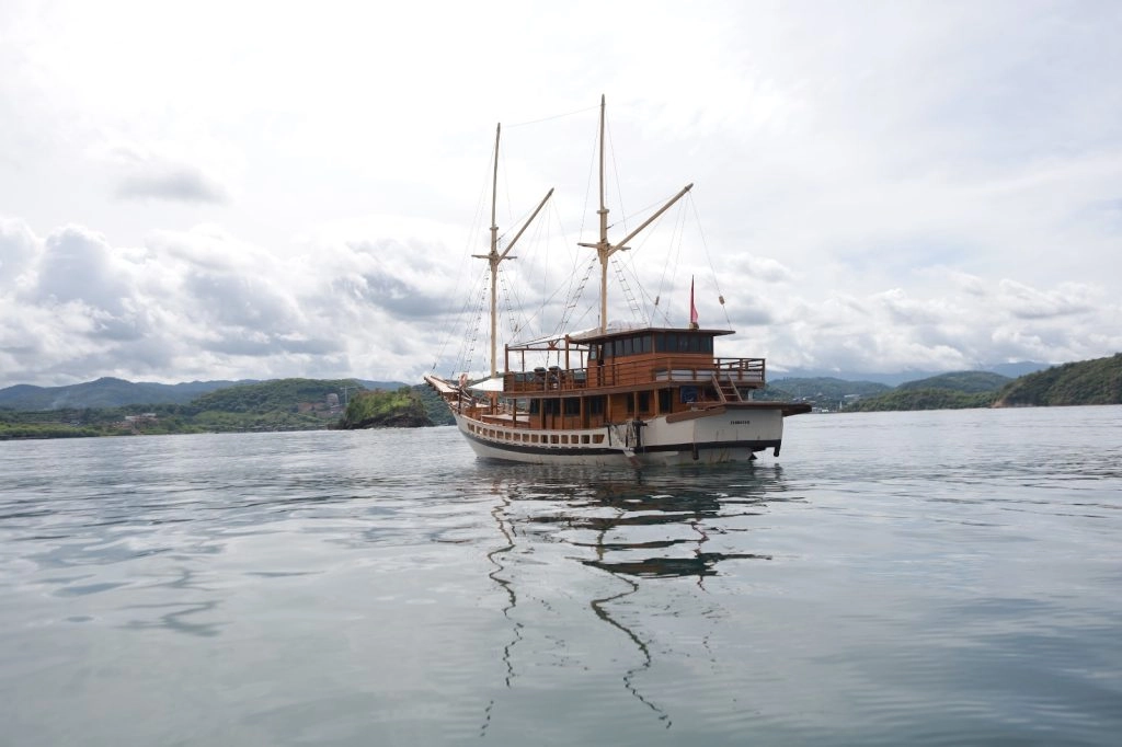 Komodo private boat charter