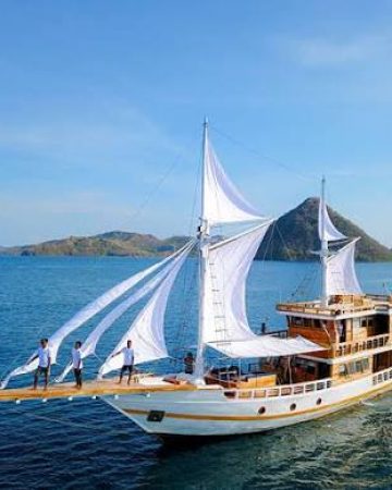 Komodo Private Boat Charter